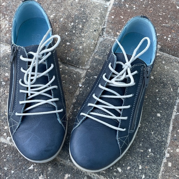 Cloud Aika’s Navy Blue Casual Sneakers 👟 - Picture 5 of 12